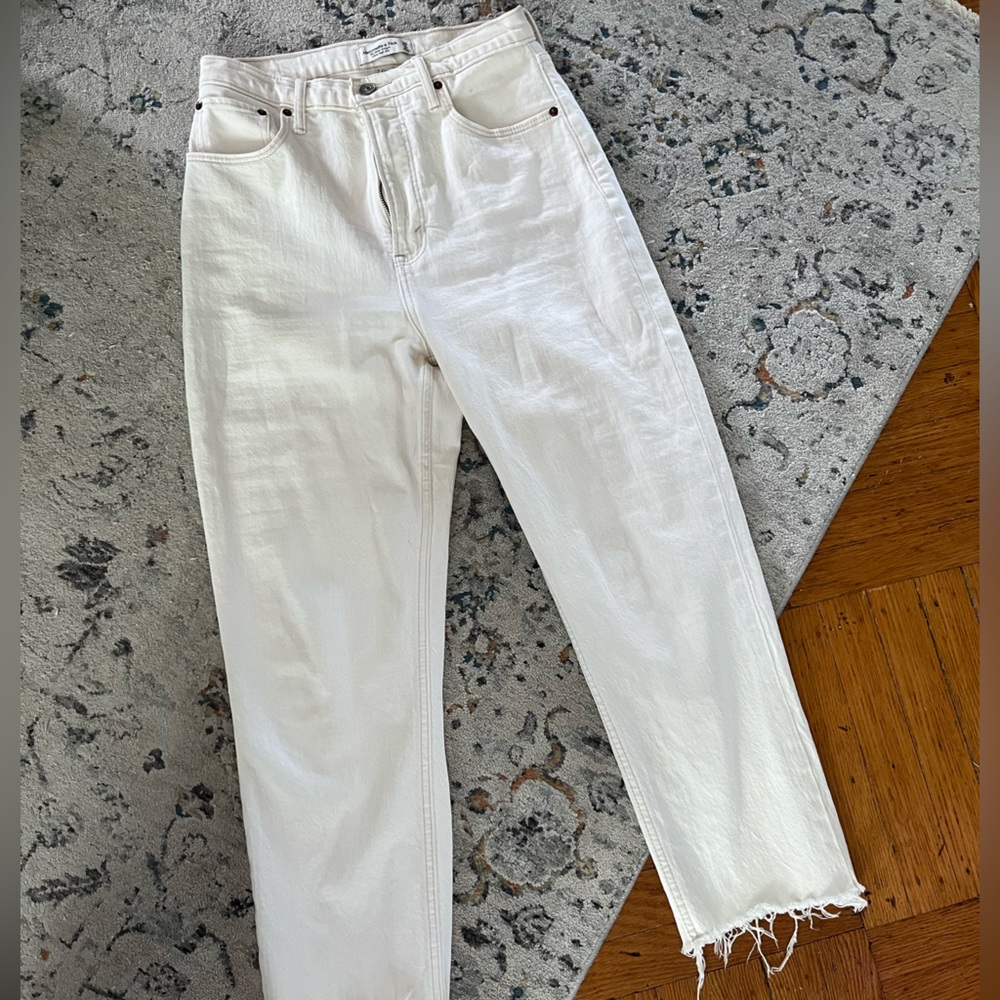 Abercrombie Curve Love Ultra High Rise Ankle Straight Jeans